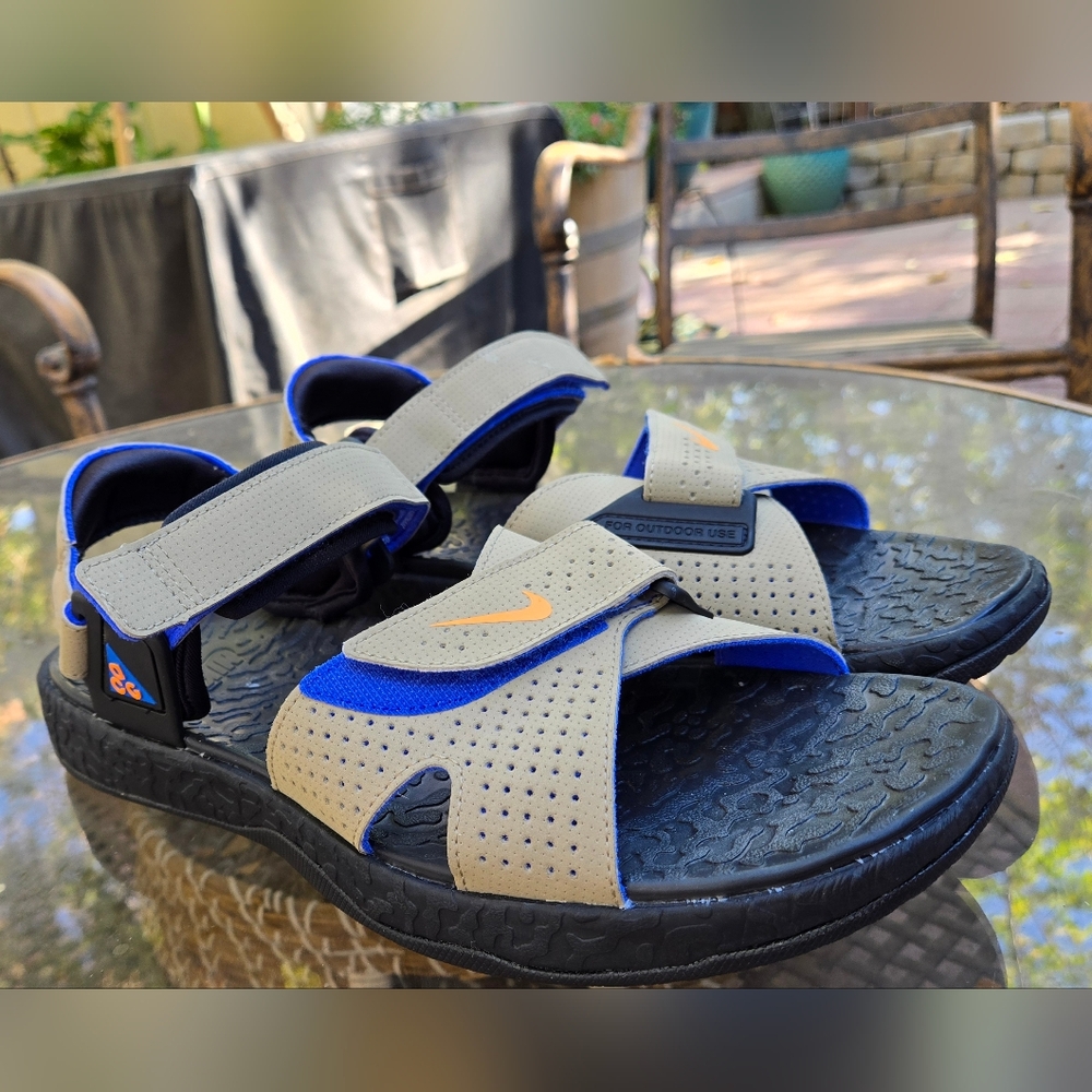Nike ACG Air Deschutz sandals size 10